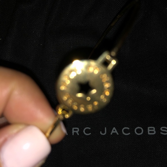 Marc by Marc Jacobs Gold Star Bangle - Picture 2 of 2